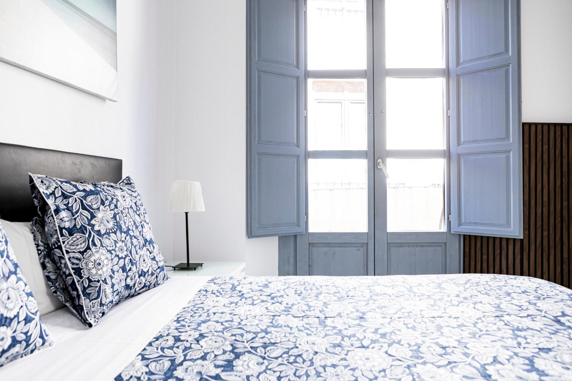 Suites Picasso Малага Екстериор снимка